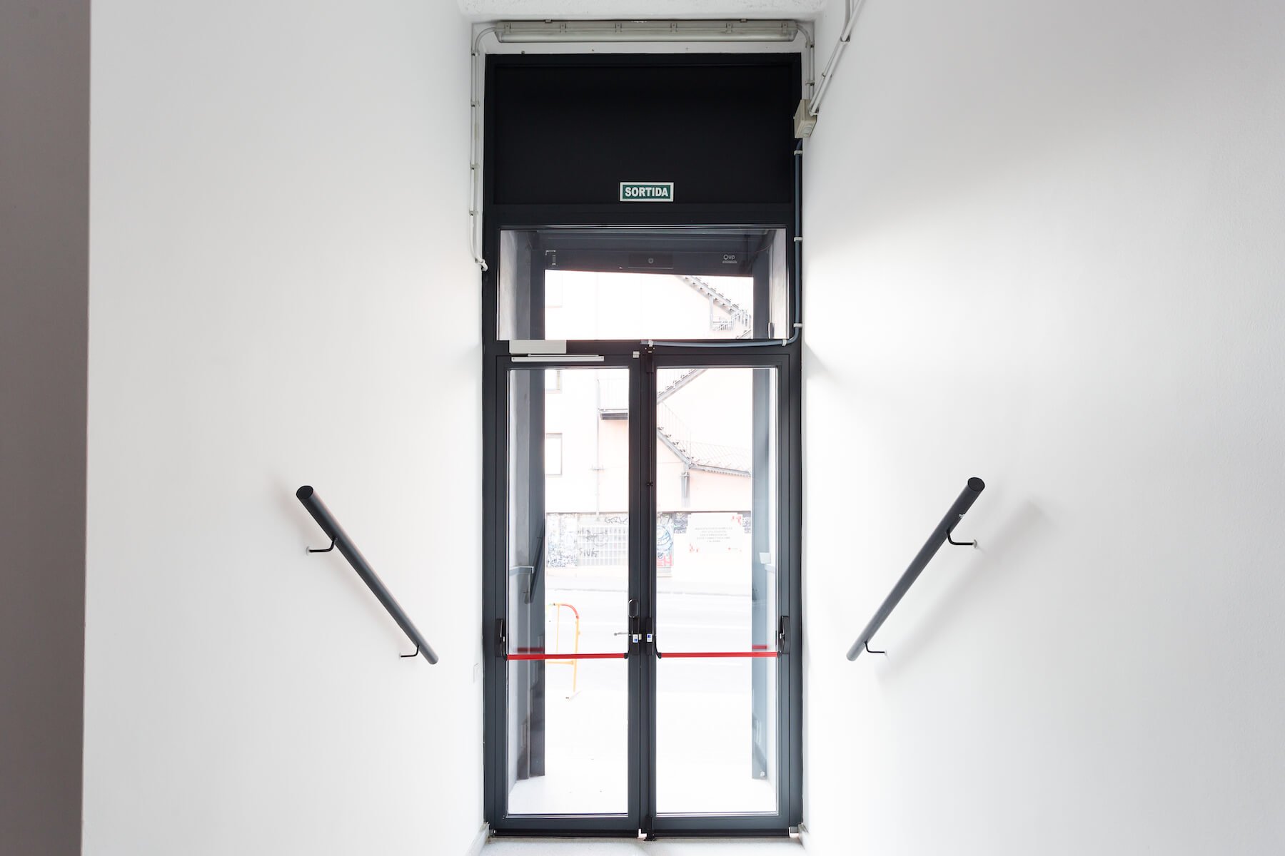 Enmotic - Smart Building sharing emotions